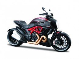 Motocykl Ducati Diavel Carbon 1/12