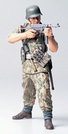 Tamiya WWII German Infantryman Elite