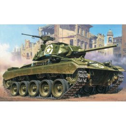 Italeri M24 Chaffee