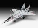 Revell Model plastikowy MiG-25 RBT