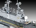 Revell Model plastikowy US Navy Assault Carrier 1/700