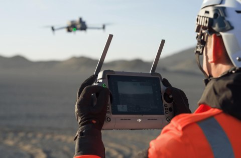 Dron DJI Matrice 4T z ubezpieczeniem DJI Care Plus - Klasa C2 DJI