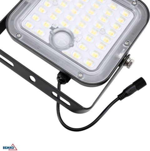 NAŚWIETLACZ SOLARNY LED BEMKO SOLPAR 10W 1500LM 3000/4000K IP65 CZARNY CZ. PIR BEMKO